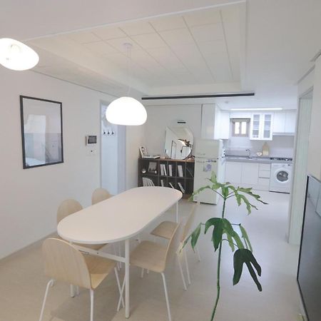 Lovely House Hongdae Apartment Seoul Bagian luar foto
