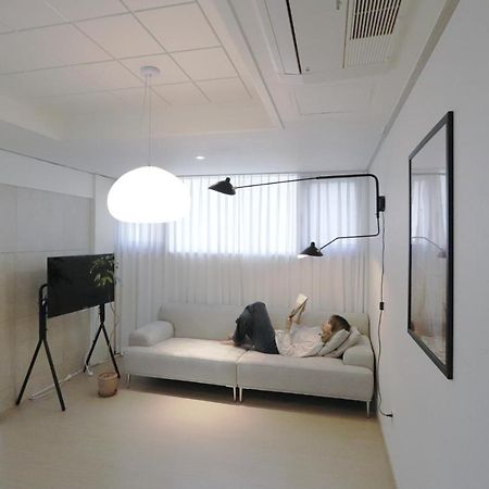 Lovely House Hongdae Apartment Seoul Bagian luar foto