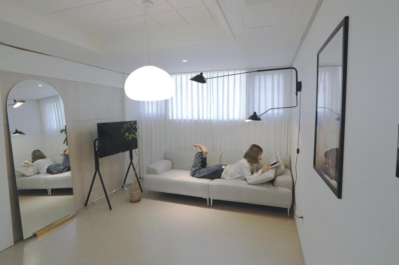 Lovely House Hongdae Apartment Seoul Bagian luar foto
